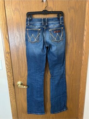 Wrangler Boot Cut Jeans Women’s Size 1/34 Medium Wash Stretch Western